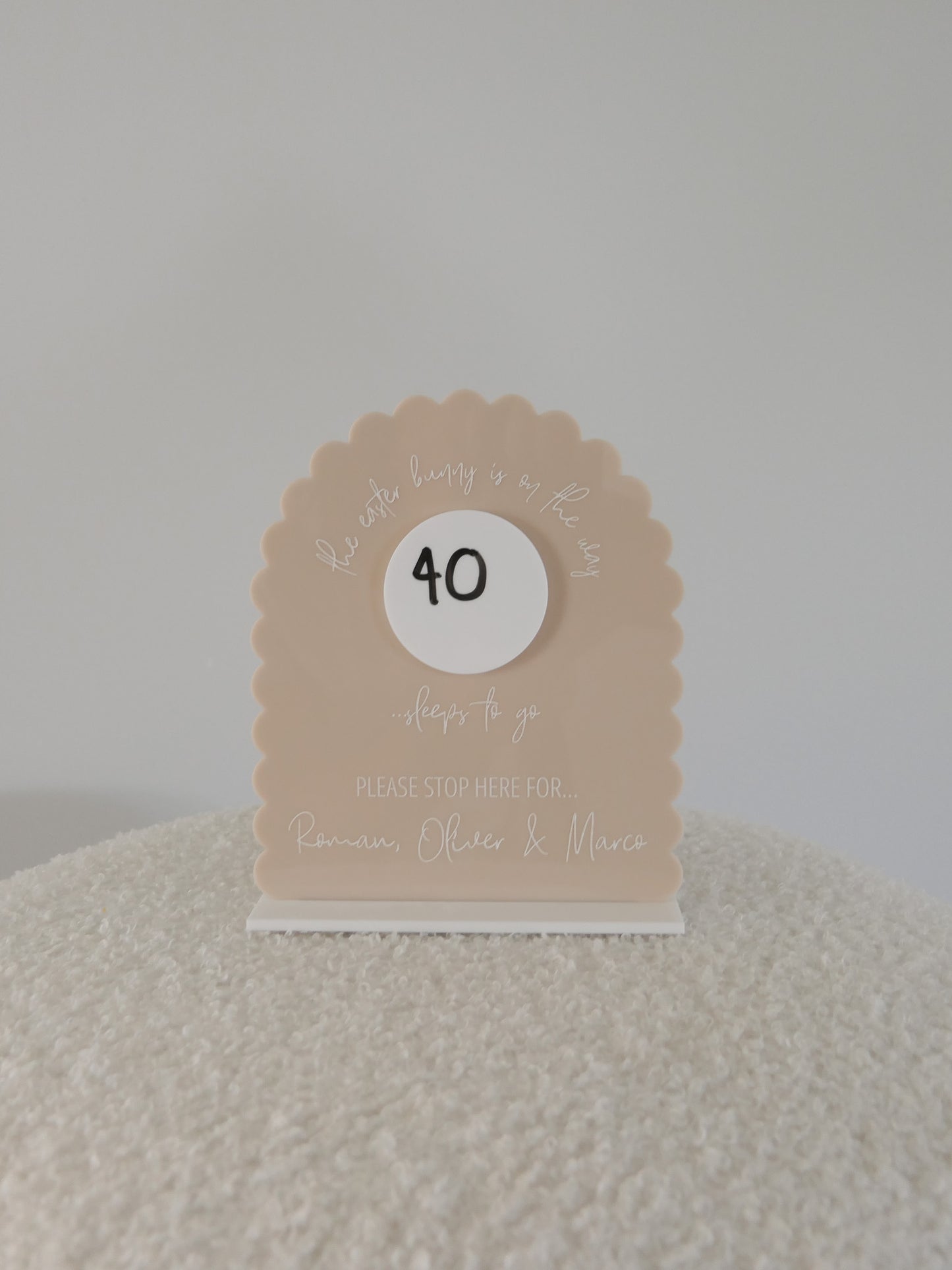 Personalised Scallop Easter Countdown Stand